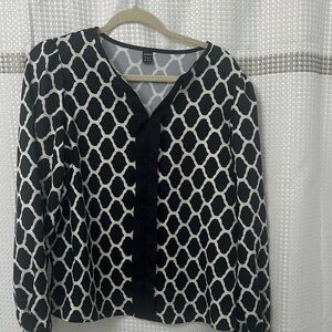 SHEIN Black and White Geometric Blouse